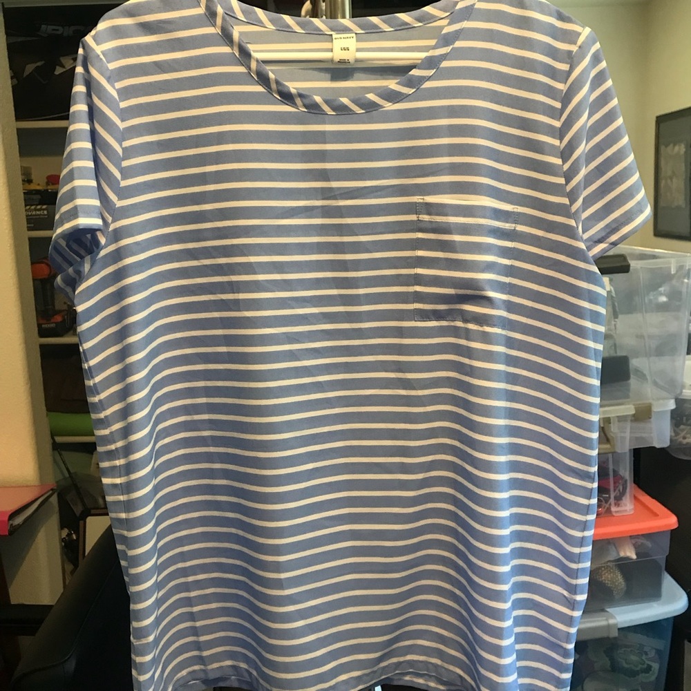 💎 3/$12 💎 Old Navy blue striped shirt